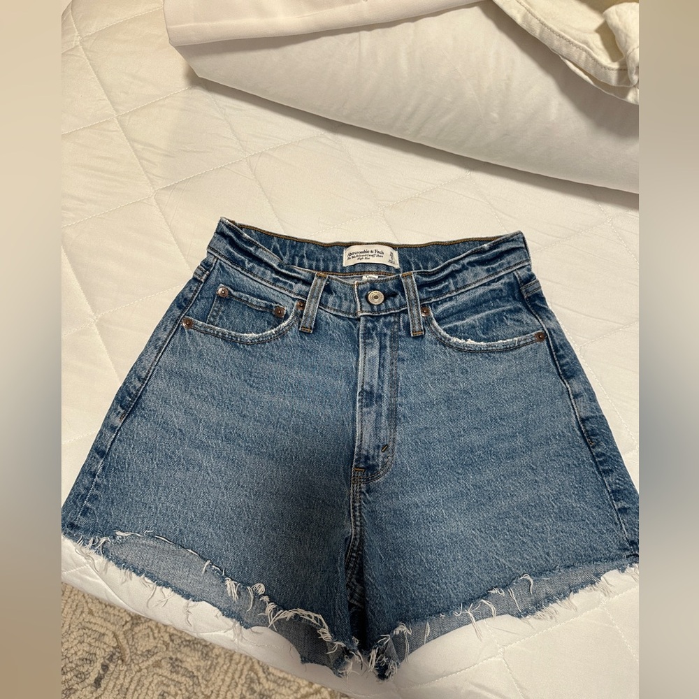 Abercrombie Jean shorts - size 25